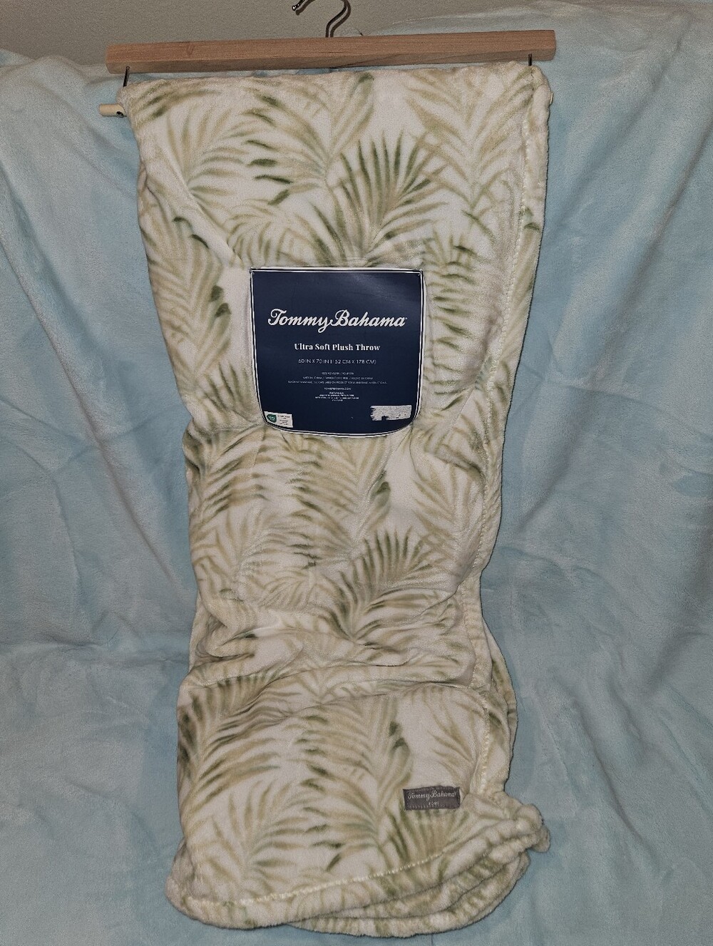 NWT Tommy Bahama Ultra Soft Plush Throw - Picture 9 of 10